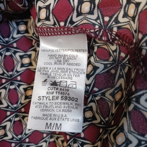 Pleione Popover Short Sleeve Geometric Patterned Blouse Flowy V-Neck size M - Picture 10 of 10